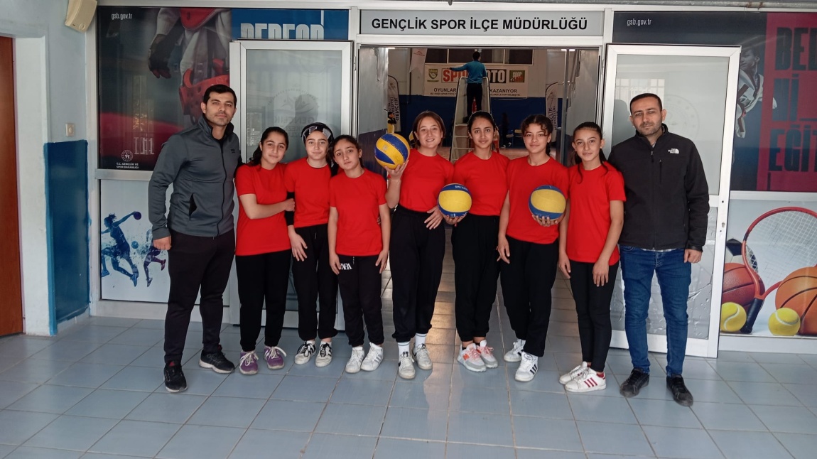 VOLEYBOL TAKIMIMIZ GRUPTAN LİDER OLARAK ÇIKTI. 